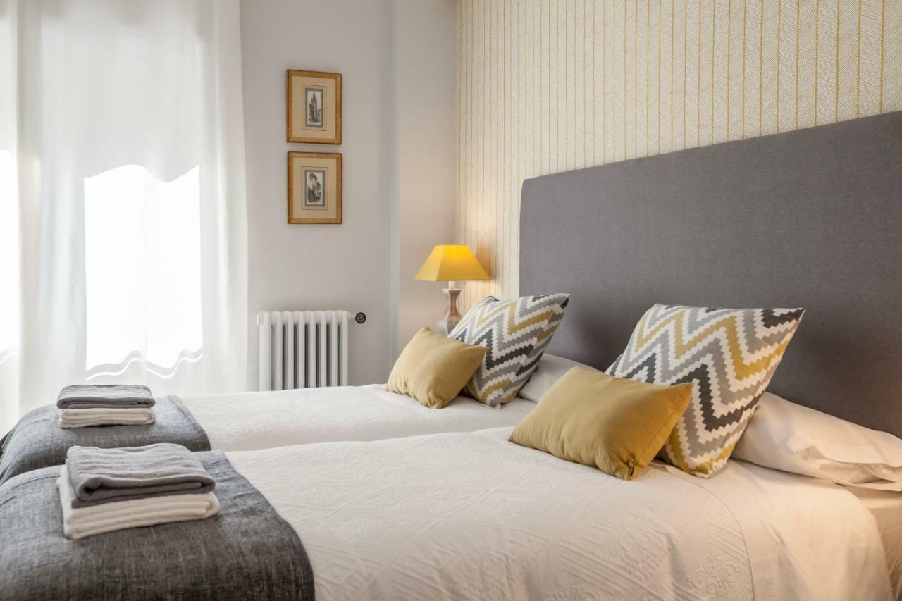 Atelier Plaza Nueva Plus Севиля Екстериор снимка