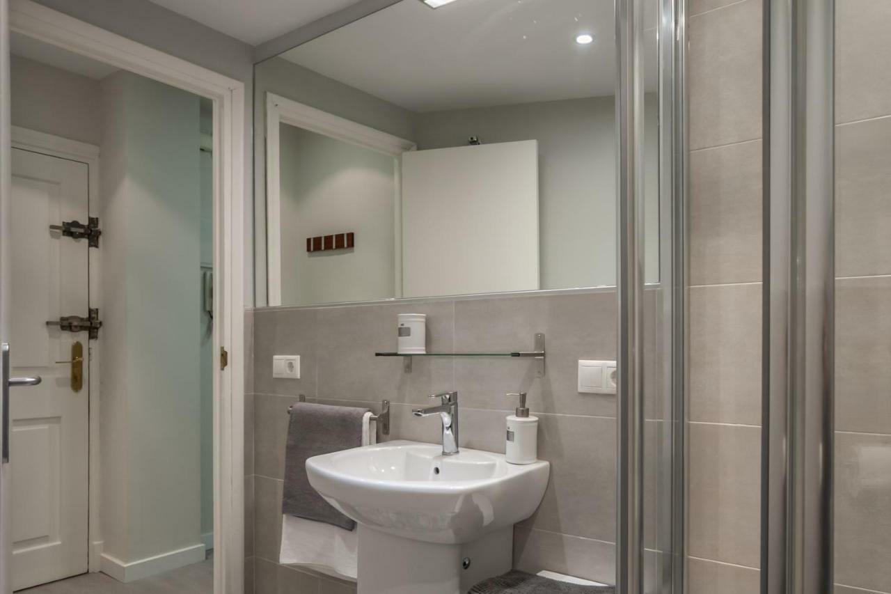 Atelier Plaza Nueva Plus Севиля Екстериор снимка